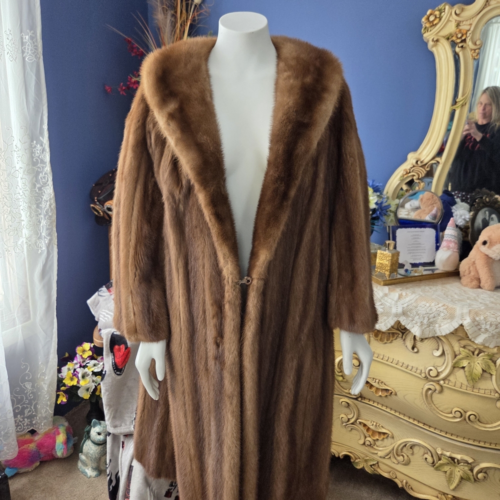 Elegant Brown MINK Fur Coat